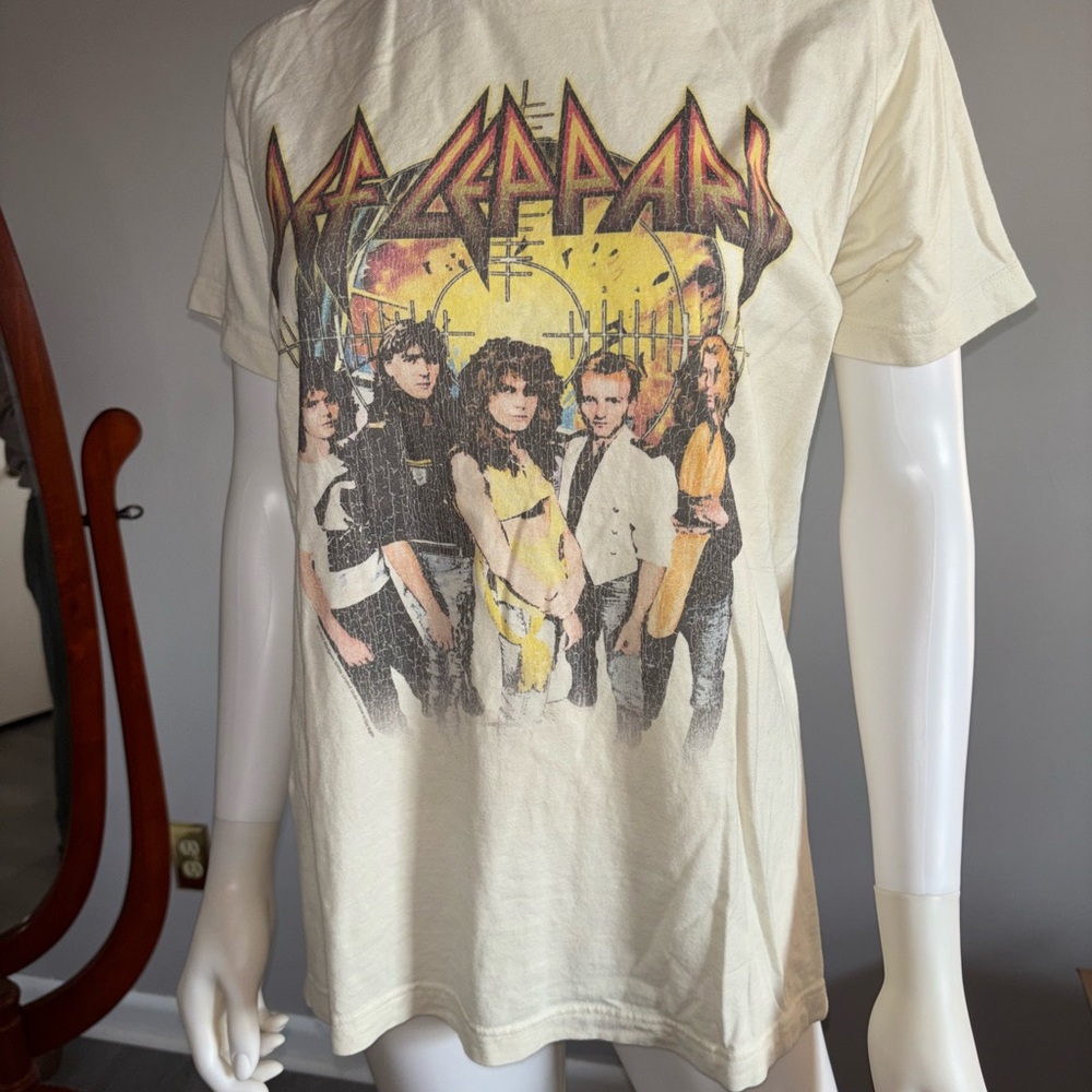 Cream Vintage Def Leppard Band Tee Short Sleeve